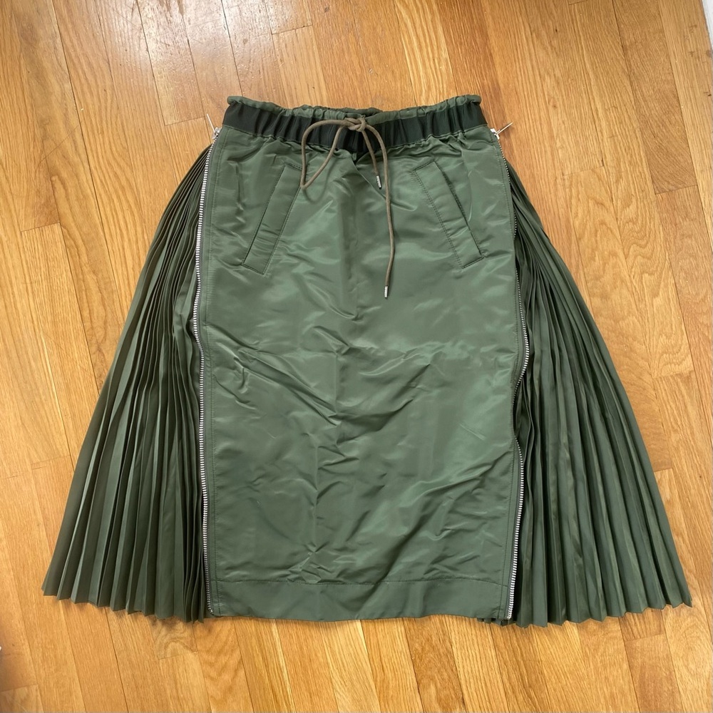 SACAI MA-1 Side Gusset Skirt Khaki Green with Pleated Cargo Style
